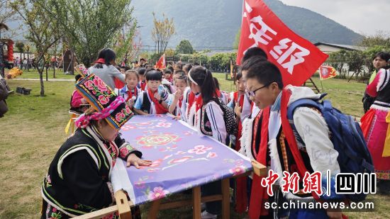  �����W(xu��)���^ĦǼ�C���z��ˇ�� �����hί���������D