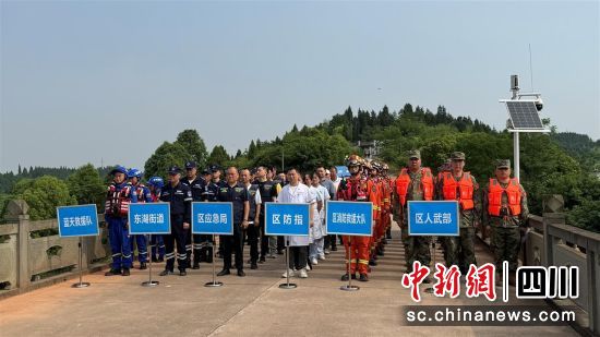 ��(y��ng)���ݾ����(d��ng)�F(xi��n)��(ch��ng)�� ��(y��ng)�^(q��)��ý�w���Ĺ��D