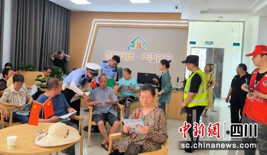 ��ӬF(xi��n)�����؞����� ���D