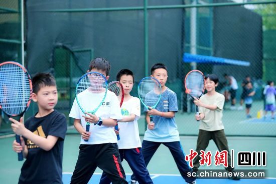 ��ӬF(xi��n)�������^(q��)�������w�ֹ��D