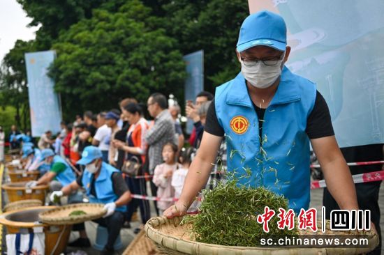 ����22̖��ِ�x�ֶ��������M(j��n)�б�ِ��ӛ�� ���ҿ� �z