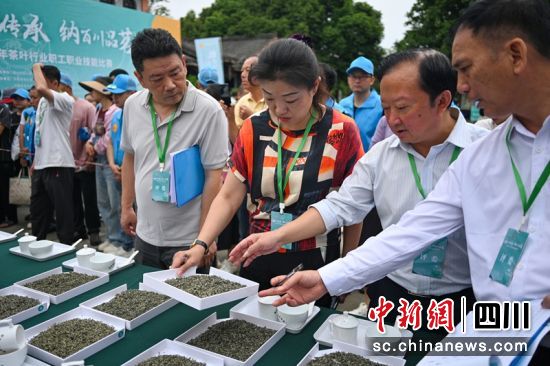 �����uί���ڌ���ِ�²��M(j��n)�д���u�x��ӛ�� ���ҿ� �z