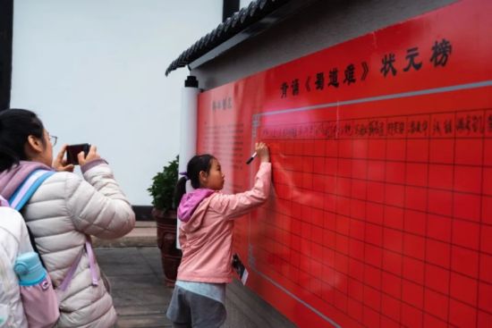 ���b������y����Ԫ�񡣄��T�P(gu��n)���^(q��)���D