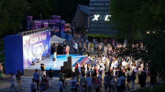 活動(dòng)現(xiàn)場(chǎng) 活動(dòng)現(xiàn)場(chǎng)