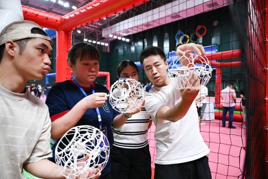 �o�˙C����