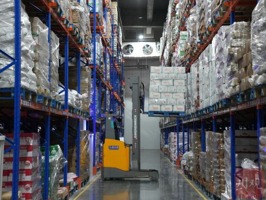 ����18��Ă}(c��ng)��(k��)�����������ڶѷŁ�(l��i)��ȫ��ă�(y��u)�|(zh��)��Ʒ��(�f�S �zӰ)