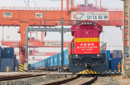 2025��11��28�գ��КW���е�12�f(w��n)�Џĳɶ���(gu��)�H�F·��ʼ�l(f��)���ɶ�����׽��^(q��)ί���������D