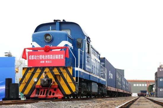 2025��12��4�գ��ɶ���(d��ng)���늳��F·�\(y��n)ݔ�ɹ��װl(f��)��(�׹�� �zӰ)