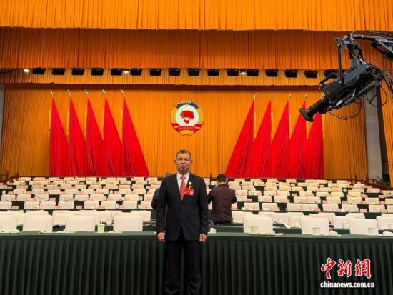 ���D������������������ ���D