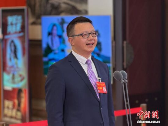 ����2��5�����Ĵ��ɶ����Ĵ�ʡ���f(xi��)ί�T�����Ͻ�ͨ��W(xu��)ǰ�ؿƌW(xu��)�о�ԺԺ�L(zh��ng)��S�����Ĵ�ʡ���f(xi��)ʮ�����ĴΕ�(hu��)�h�ڶ���(ch��ng)��ί�Tͨ�����ϴ�ӛ�߆�(w��n)����ӛ�� ����ͩ �z